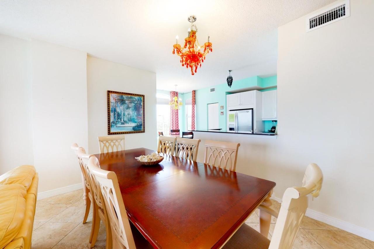 Colony West 2f Navarre